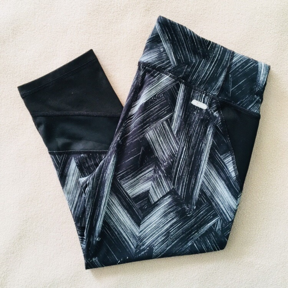 Danskin Now active capri leggings